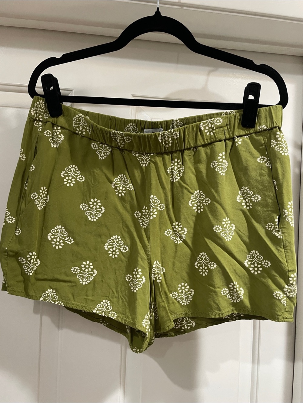 Madewell Olive Green Floral-Print Athletic Shorts